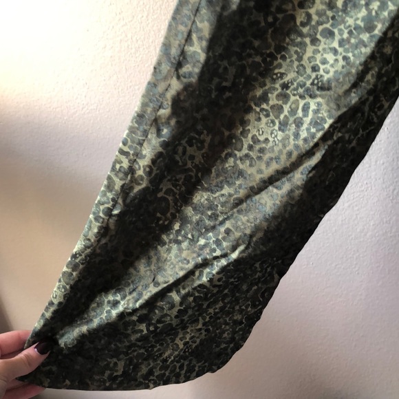 Victoria’s Secret Silk Leopard Pajama Set - Picture 6 of 6